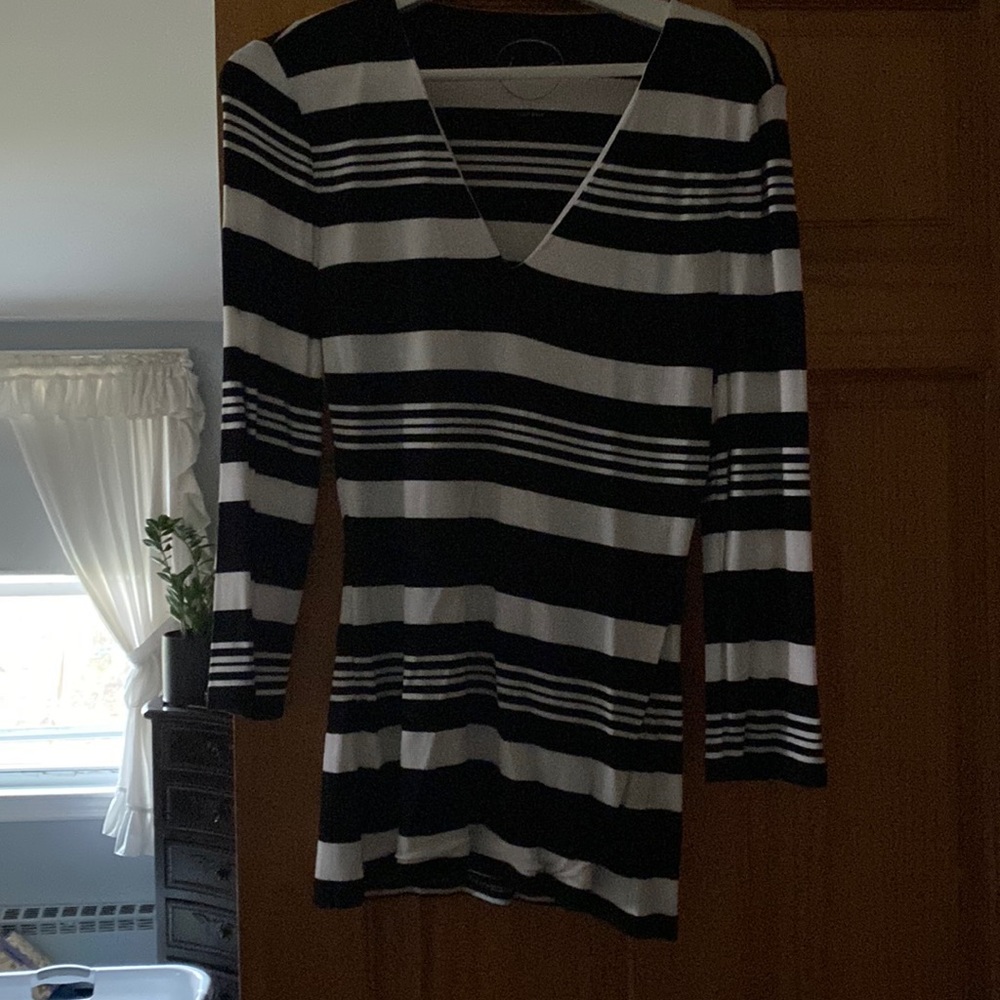 New INC black and white lightweight sweater
